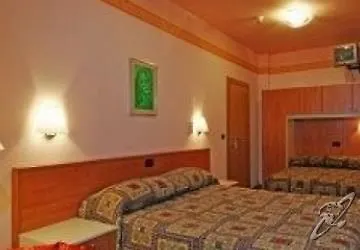 Hotel Delle Rose Mestre 2*,  Italy
